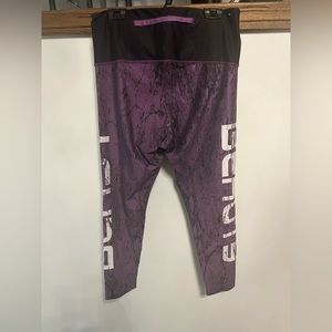 Beast/Beauty workout leggings, below the knee length, size L, tight and comfy